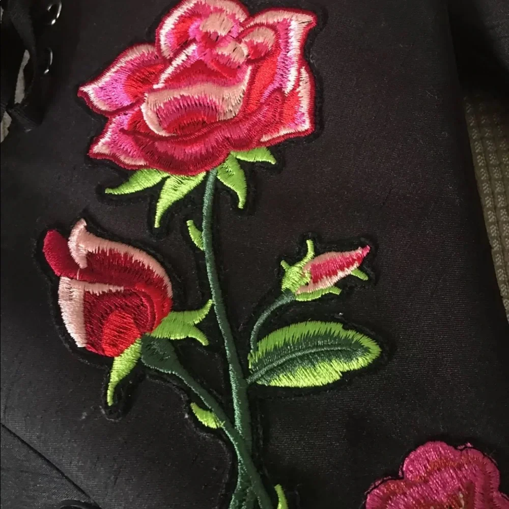 Asos Black embroidered flowers and butterflies ankle boots block heel size 8 - Picture 10 of 11
